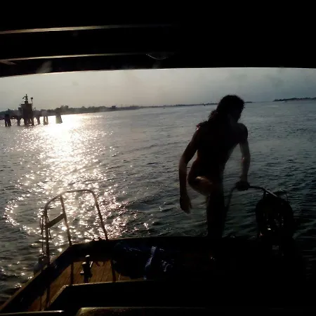 Irene House Boat * 베니스